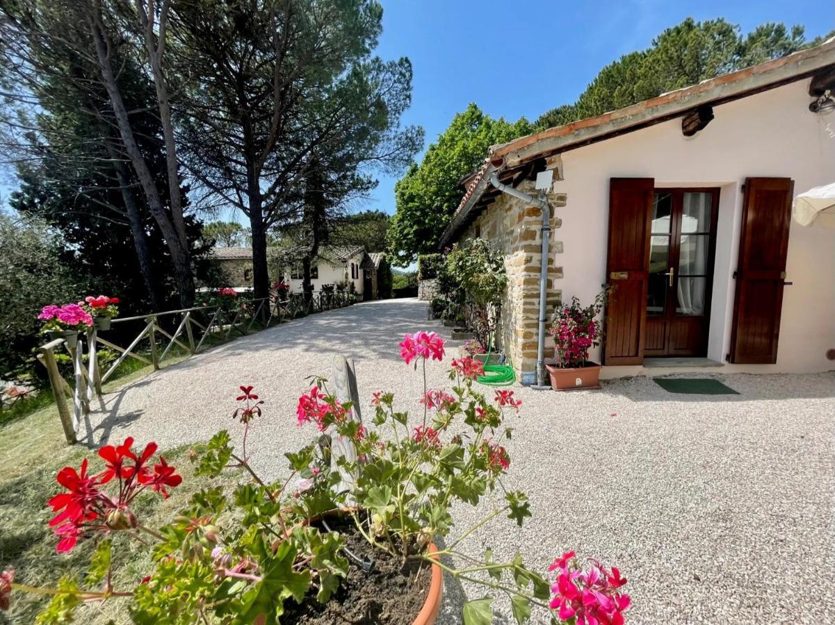 La Panoramica Gubbio - Maison De Charme - Casette E Appartamenti Self Catering Per Vacanze Meravigliose! Exterior foto